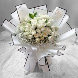 Milky Way_ White Rose Bouquet